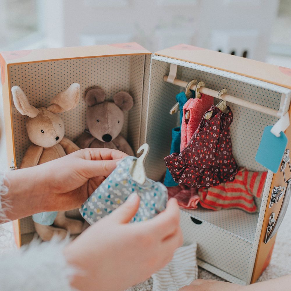 Чемоданчик-гардероб Moulin Roty с мягкими игрушками